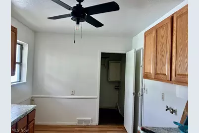 18079 Blandford Road, Loveland, OH 44121 - Photo 5