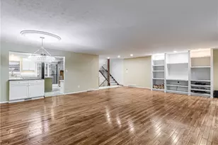 2675 Warrensville Center Rd, Huber Heights, OH 44122 - Photo 9