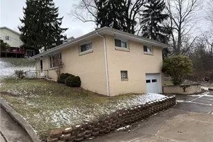 329 N Forest Ave, Steubenville, OH 43952 - Photo 3