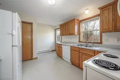 8492  & 8476 Tallmadge Road, Ravenna, OH 44412 - Photo 9