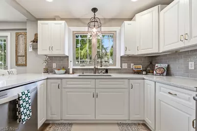 2625 Belleflower Drive, Alliance, OH 44601 - Photo 9