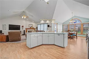 374 Spring Grove Dr, Tallmadge, OH 44278 - Photo 9