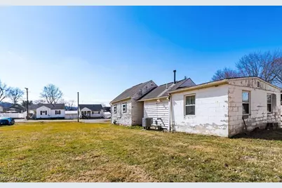 97 E King Street, Zanesville, OH 43701 - Photo 3