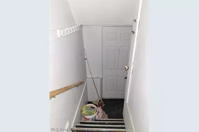 52 E Earle Avenue, Youngstown, OH 44507 - Photo 5