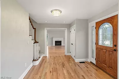 2097 Albertson Parkway, Cuyahoga Falls, OH 44223 - Photo 11