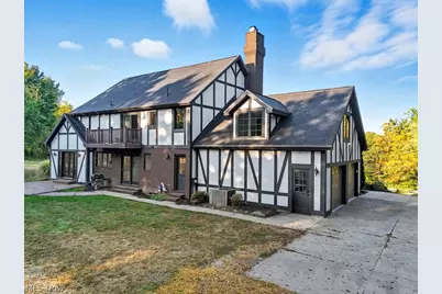 2097 Albertson Parkway, Cuyahoga Falls, OH 44223 - Photo 5