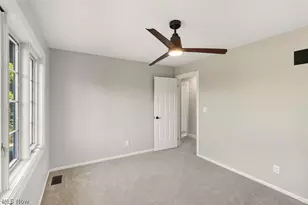 2097 Albertson Pkwy, Cuyahoga Falls, OH 44223 - Photo 37