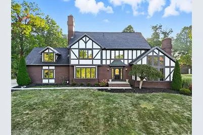 2097 Albertson Parkway, Cuyahoga Falls, OH 44223 - Photo 1