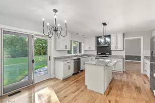 2097 Albertson Pkwy, Cuyahoga Falls, OH 44223 - Photo 33