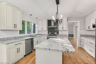 2097 Albertson Parkway, Cuyahoga Falls, OH 44223 - Photo 31