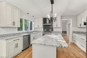 2097 Albertson Pkwy, Cuyahoga Falls, OH 44223 - Photo 31