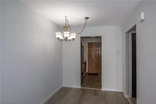 3805 Laurel Rd, Brunswick, OH 44212 - Photo 9