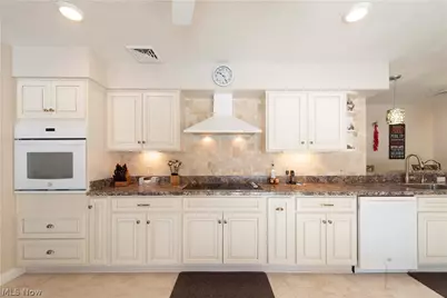 9735 Deerfield Place, Kirtland, OH 44094 - Photo 9