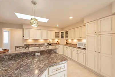 9735 Deerfield Place, Kirtland, OH 44094 - Photo 11