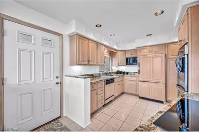 347 Dorwil Drive, Akron, OH 44319 - Photo 7