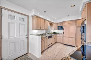 347 Dorwil Dr, Akron, OH 44319 - Photo 7