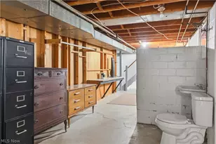 612 Maplewood Ave, Struthers, OH 44471 - Photo 23