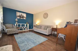 1128 Grovewood Dr, Tallmadge, OH 44278 - Photo 5