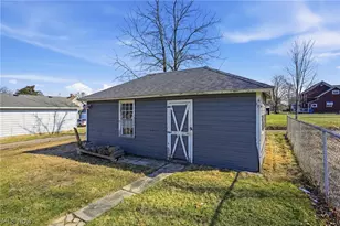 209 Pleasant St, Bellevue, OH 44811 - Photo 47