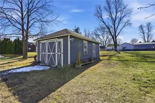 209 Pleasant St, Bellevue, OH 44811 - Photo 49