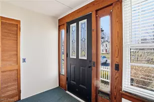 209 Pleasant St, Bellevue, OH 44811 - Photo 7