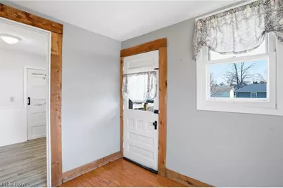 209 Pleasant Street, Bellevue, OH 44811 - Photo 29