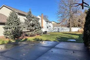 907 Park Village Dr, Louisville, OH 44641 - Photo 37