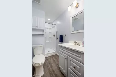 5220 Center Road, Brunswick Hills, OH 44212 - Photo 21