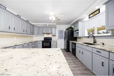 5220 Center Road, Brunswick Hills, OH 44212 - Photo 11