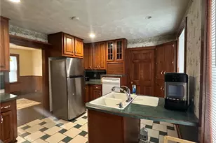 402 E Lincoln Way, Lisbon, OH 44432 - Photo 3