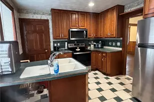 402 E Lincoln Way, Lisbon, OH 44432 - Photo 3