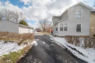 8198 Erie St, Masury, OH 44438 - Photo 3