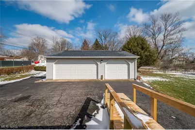 8198 Erie Street, Masury, OH 44438 - Photo 11