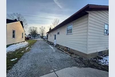 581 E 332nd Street, Eastlake, OH 44095 - Photo 17