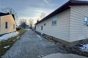 581 E 332nd St, Eastlake, OH 44095 - Photo 17