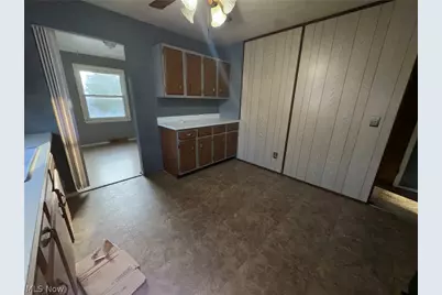 581 E 332nd Street, Eastlake, OH 44095 - Photo 3