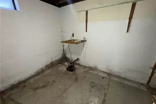 581 E 332nd St, Eastlake, OH 44095 - Photo 11