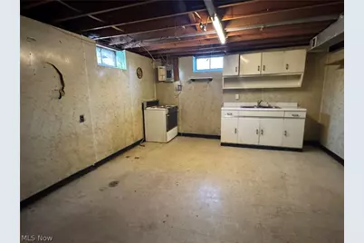 581 E 332nd Street, Eastlake, OH 44095 - Photo 13