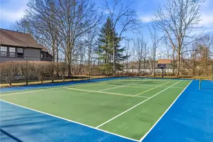 1183 Red Tail Hawk Dr, Boardman, OH 44512 - Photo 3