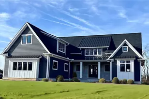 855 Club Dr W, Aurora, OH 44202 - Photo 1