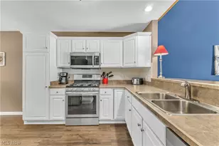 363 Northcoast Point Dr, Eastlake, OH 44095 - Photo 3