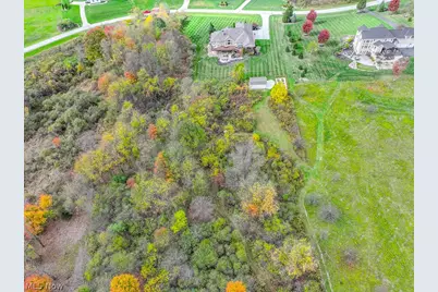 12195 Arborwood Way, Chardon, OH 44024 - Photo 9