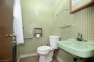 3131 Essex Rd, Cleveland Heights, OH 44118 - Photo 9