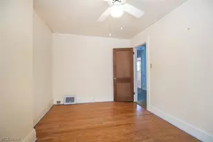 3131 Essex Rd, Cleveland Heights, OH 44118 - Photo 15