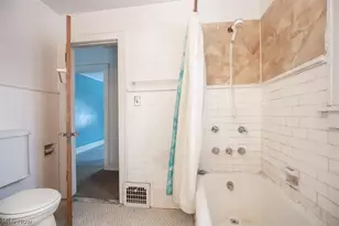 3131 Essex Rd, Cleveland Heights, OH 44118 - Photo 11