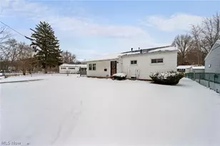 1682 Wakefield Dr, Akron, OH 44320 - Photo 3