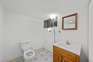 1410 Colonial Blvd NE, Canton, OH 44714 - Photo 25