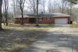 256 Warner Rd, Hubbard, OH 44425 - Photo 13