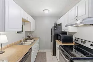 8557 N Akins Rd, North Royalton, OH 44133 - Photo 9