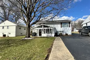 780 Pinetree Cir, East Palestine, OH 44413 - Photo 3